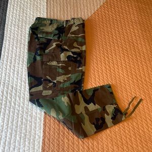 Mens Authentic Army Fatigues/BDU pants. Size medium